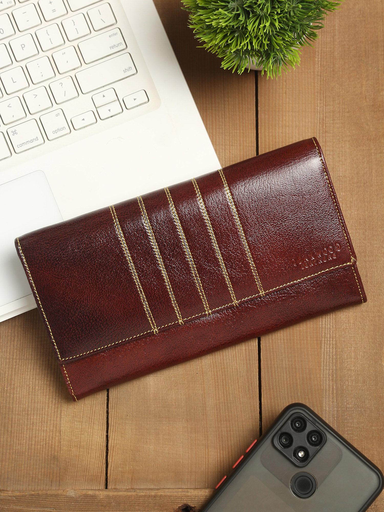 women maroon solid two fold leather wallet