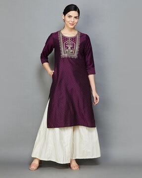 women micro print straight kurta with insert pocket