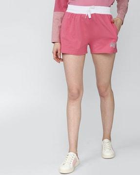 women mid-rise graphic print shorts