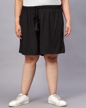 women mid-rise shorts with elasticated drawstring waist