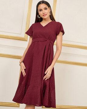 women midi lace dress with short sleeves
