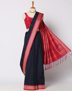 women motif pattern saree with contrast pallu
