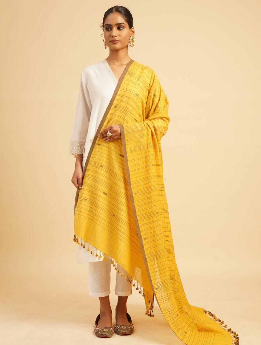 women mustard yellow cotton jamdani dupatta