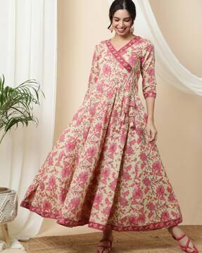 women no darts floral print flared kurta