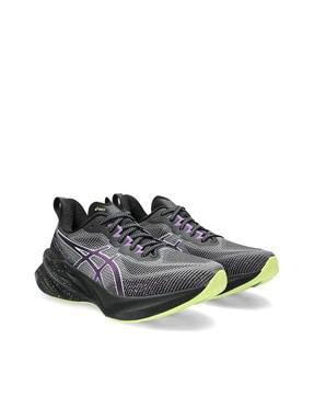 women novablast 3 le running shoes