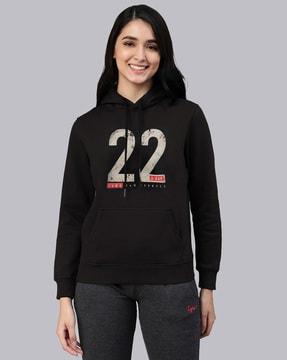 women numeric print regular fit hoodie