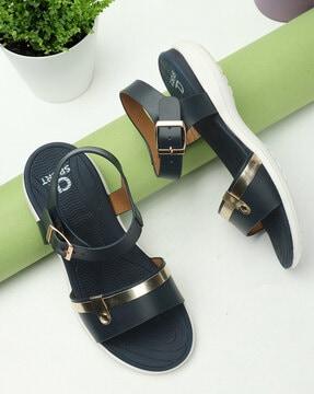 women open-toe sandals with buckle fastening