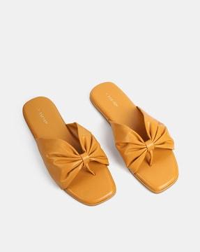 women open-toe thong-strap flat sandals