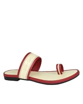 women open-toe toe-ring sandals