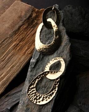 women ovate-shaped dangler earrings
