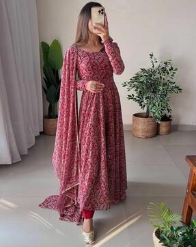 women paisley print anarkali kurta set