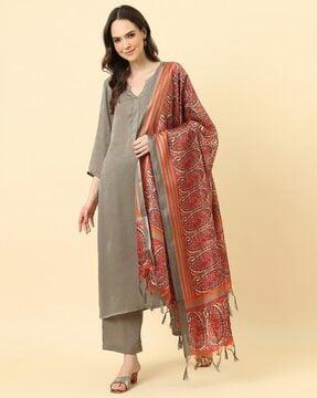 women paisley print dupatta with tassels