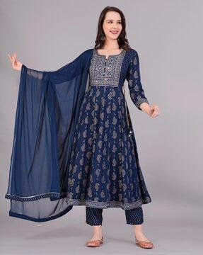 women paisley print flared kurta with pants & dupatta