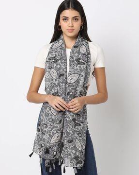 women paisley print stole with tassels