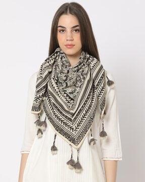 women paisley print stole with tassels