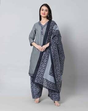 women paisley print straight kurta set with dupatta