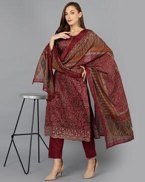 women paisley print straight kurta set with dupatta