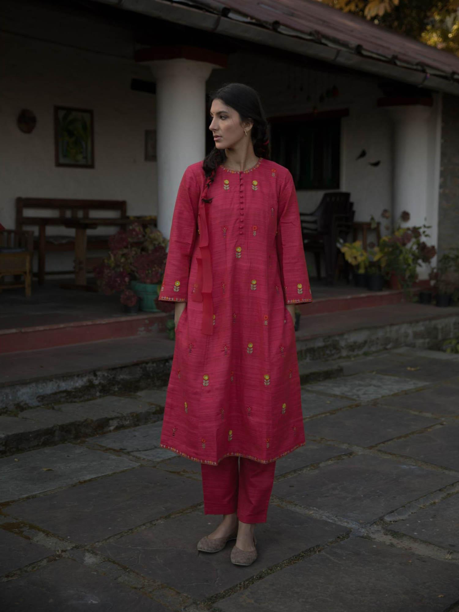 women pink floral kurta with pant (set of 2)