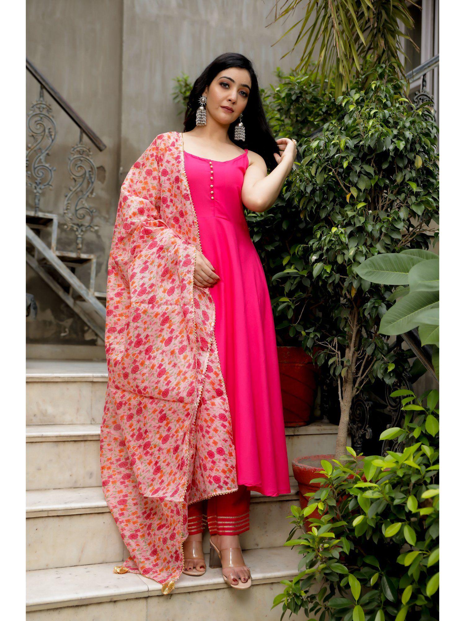 women pink solid kurta with pants and floral print kota doriya dupatta (set of 3)