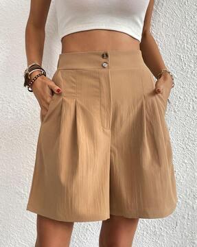 women pleated shorts with insert pockets