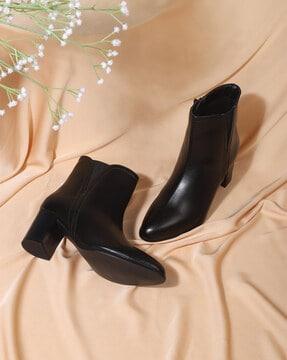 women pointed-toe boots with zip fastening