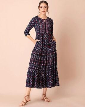 women printed anarkali kurta with belt