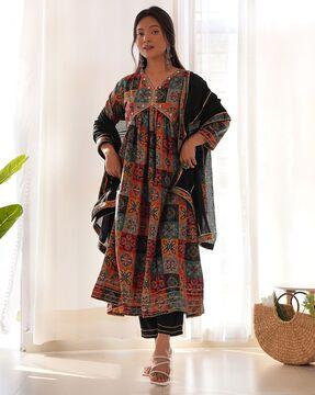 women printed flared kurta set