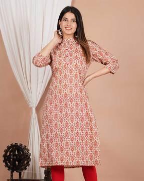 women printed kurta with bracelet sleeves