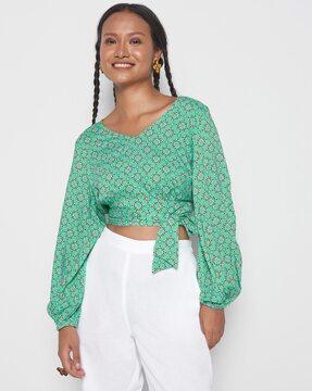 women printed regular fit crop top with drawstring