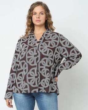 women printed regular fit top with cuffed sleeves