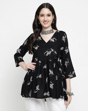 women printed regular fit top