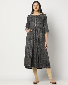 women printed relaxed fit flared kurta