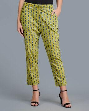 women printed relaxed fit flat-front pants