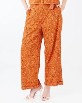 women printed relaxed fit pants with insert pockets