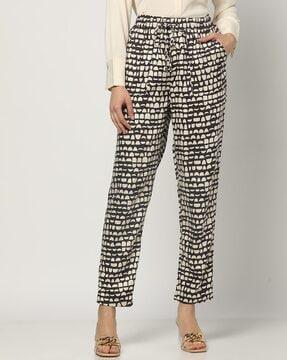 women printed relaxed fit pants