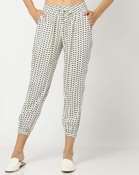 women printed relaxed fit pleat-front pants