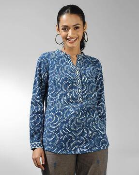 women printed relaxed fit tunic with curved hem