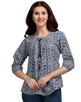 women printed round-neck top