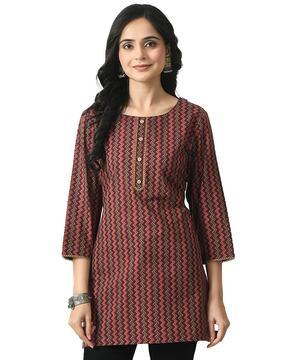 women printed round-neck tunic