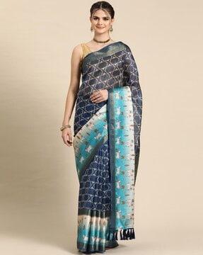 women printed saree with contrast border