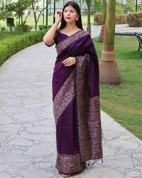 women printed saree with contrast border