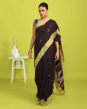 women printed saree with contrast border