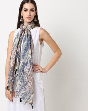 women printed scarf with tassels