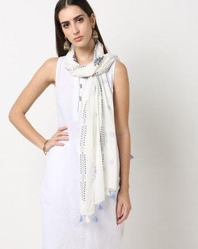 women printed scarf with tassels