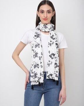 women printed scarf with tassels