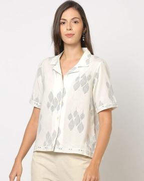 women printed shirt with notched lapel collar