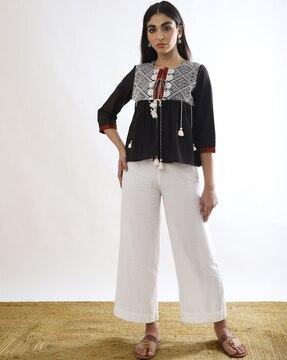 women printed shrug with tie-up