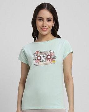 women printed slim fit round-neck t-shirt