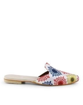 women printed slip-on mules