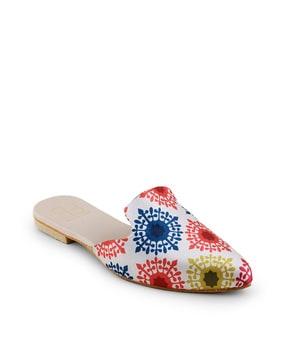 women printed slip-on mules